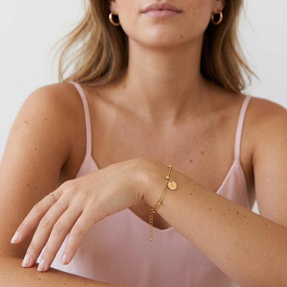 Initial - Armband med bokstavsbricka