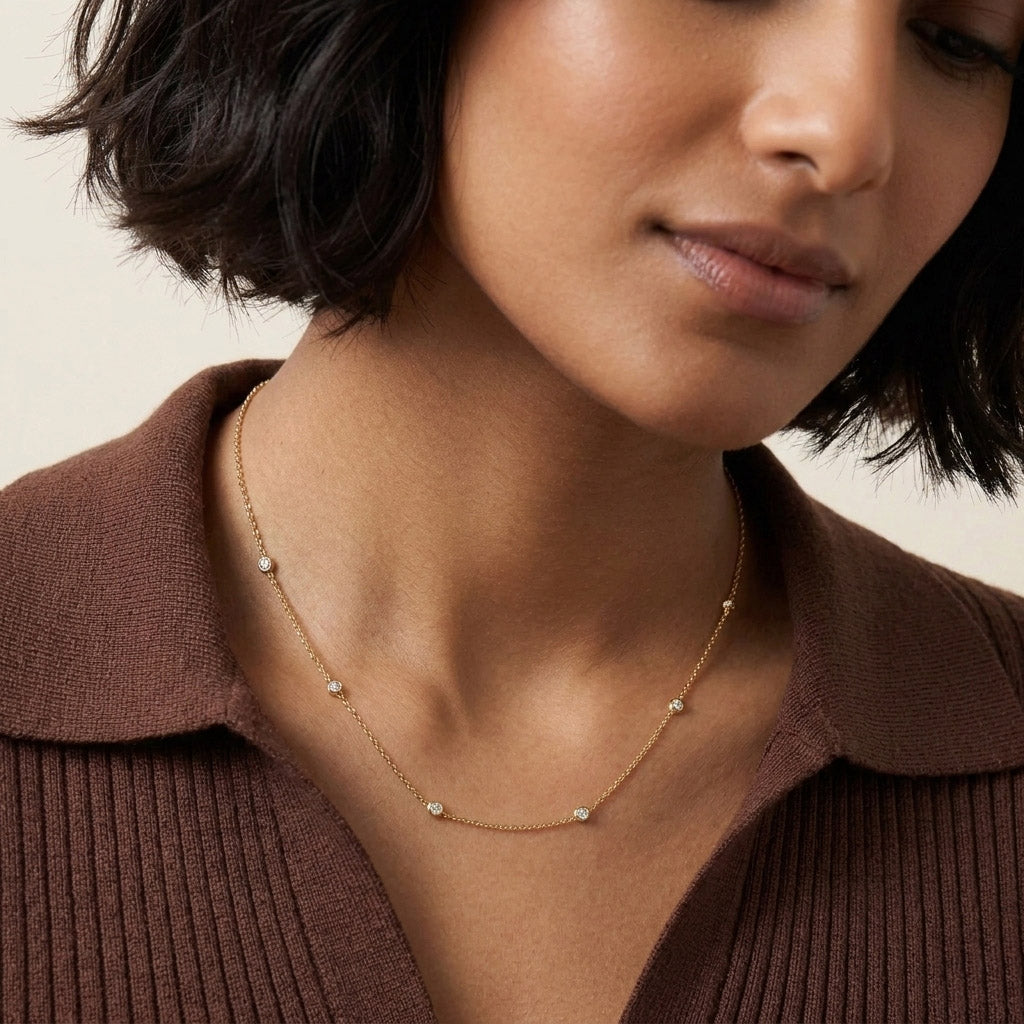 Sibylla - Halsband med små stenar