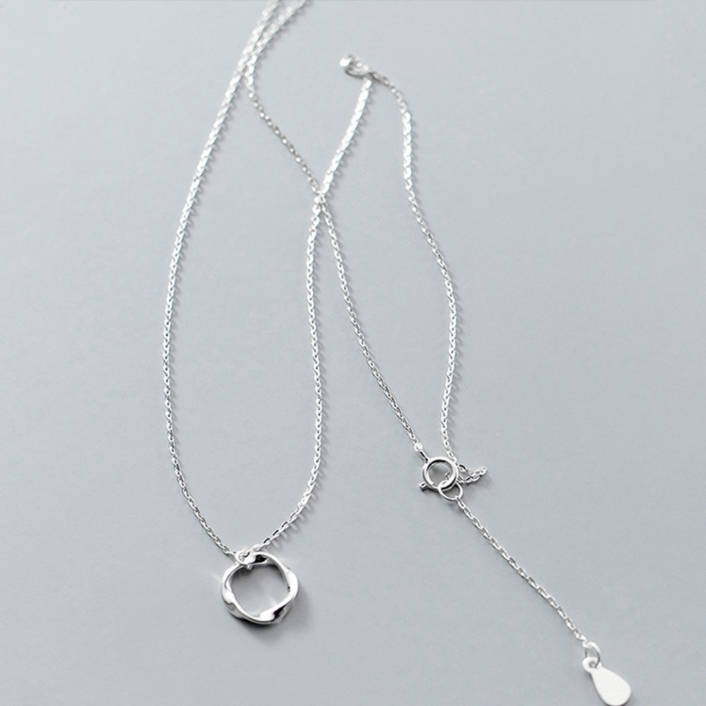 Arwen - Halsband med tvinnat hängsmycke