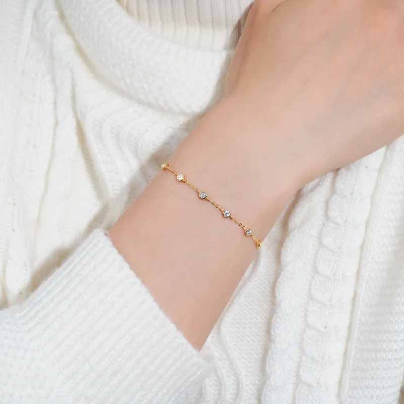 Cascade - Armband med moissanitstenar längs kedjan