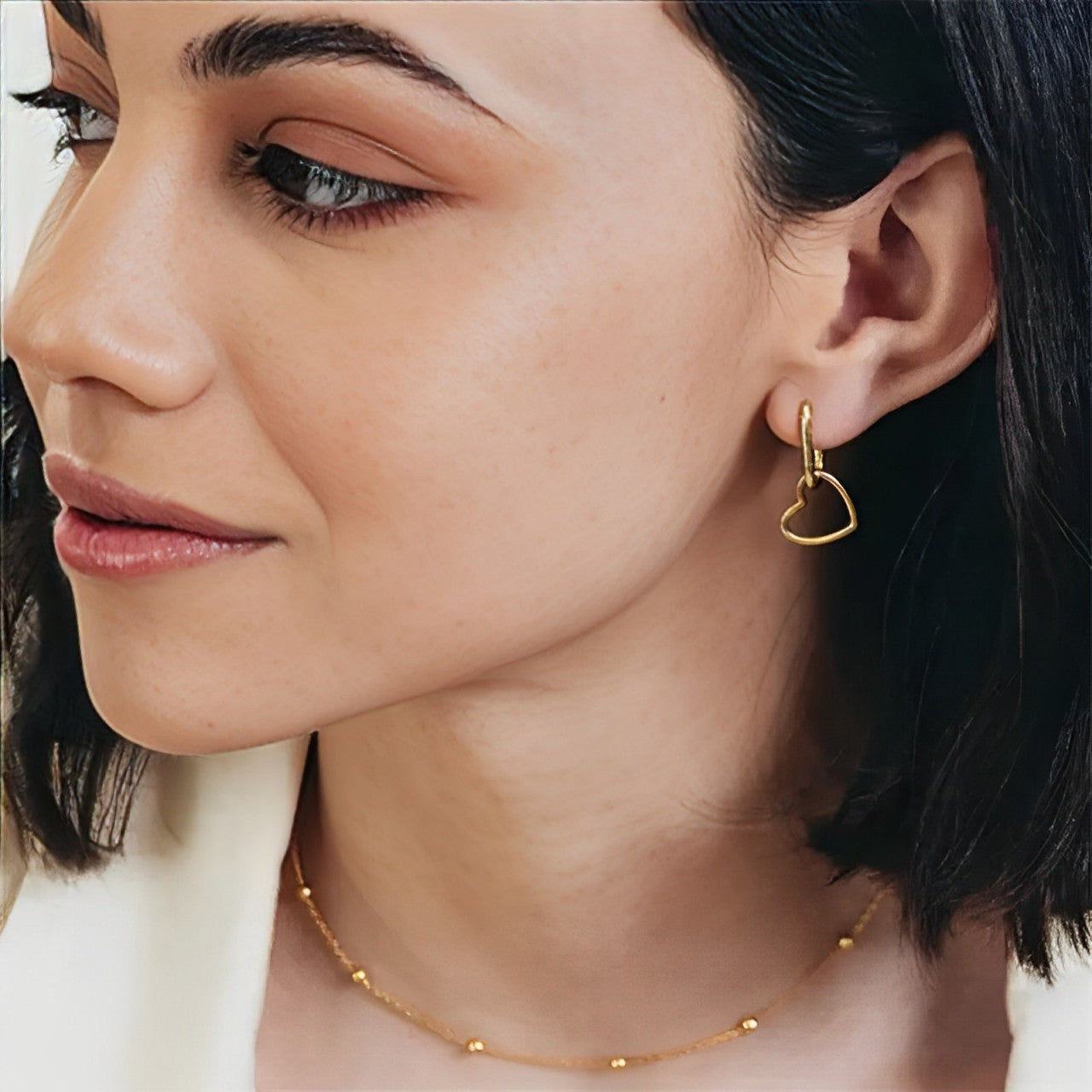 Celestia - Minimalistiska örhängen med hjärta