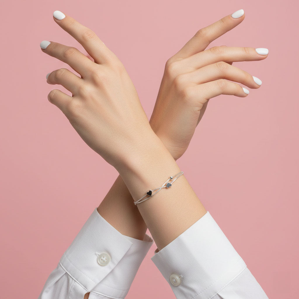 Evelyn - Armband med dubbla kedjor och små hjärtan