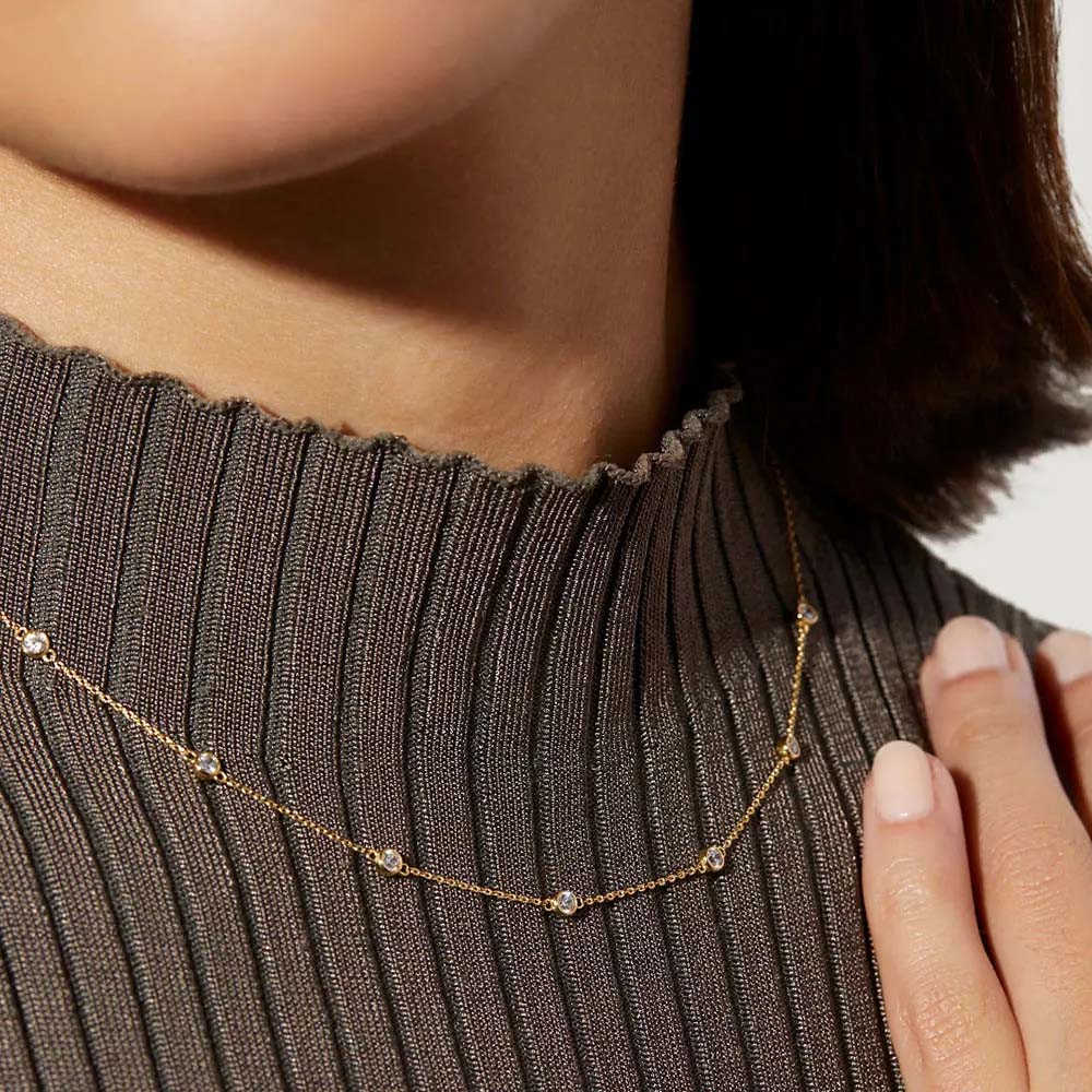 Sibylla - Halsband med små stenar