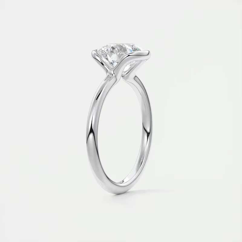 Imperial - Ring med moissaniteinfattning