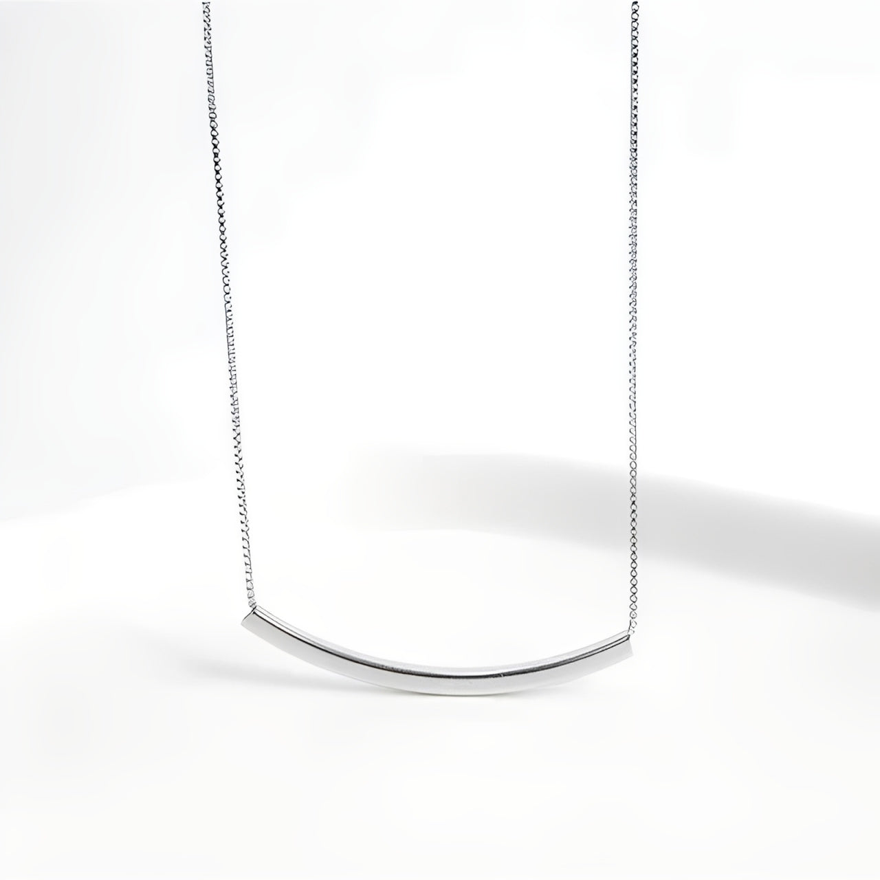 Jinnie - Halsband i minimalistisk design