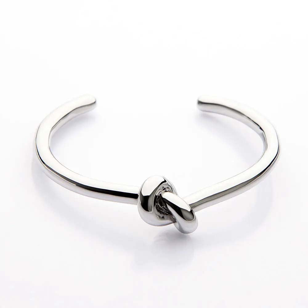 Knot – Cuff med modern knutdesign