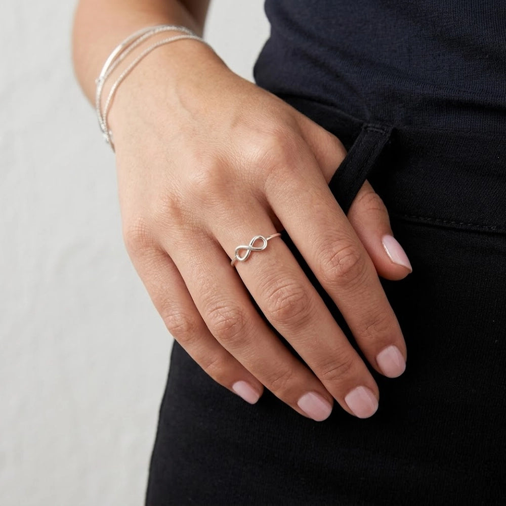 Lemniscate - Justerbar ring med infinitysymbol