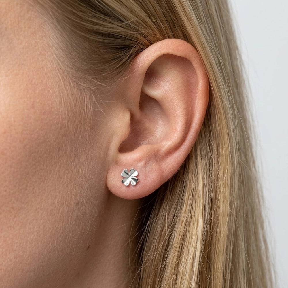Lucky Clover – Studs med fyrklöver