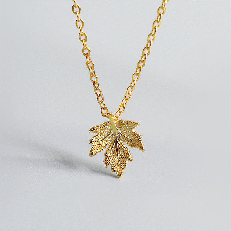 Maple - Halsband med lönnmotiv