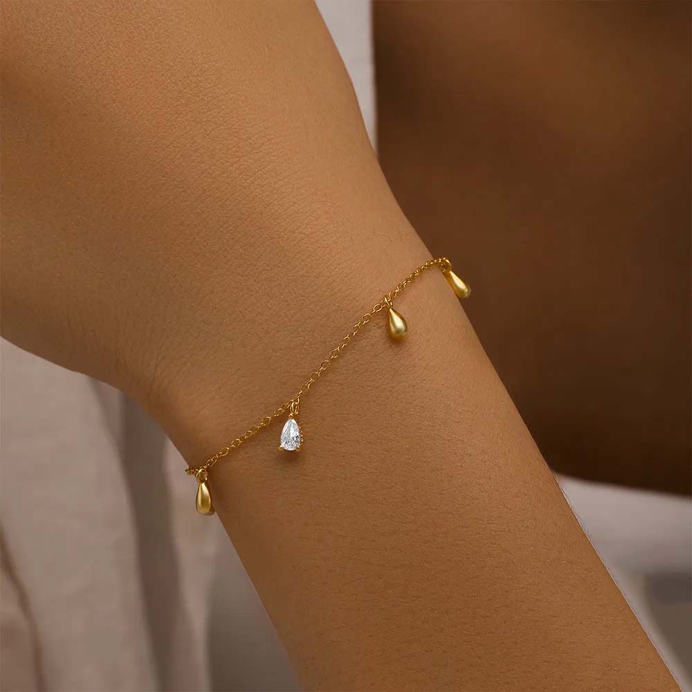 Signy – Armband med droppar och kristalldetalj