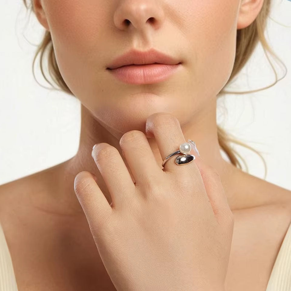 Silken Dew - Justerbar ring med pärla