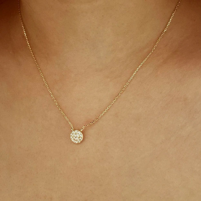 Snowfall - Halsband med glittrande hängsmycke