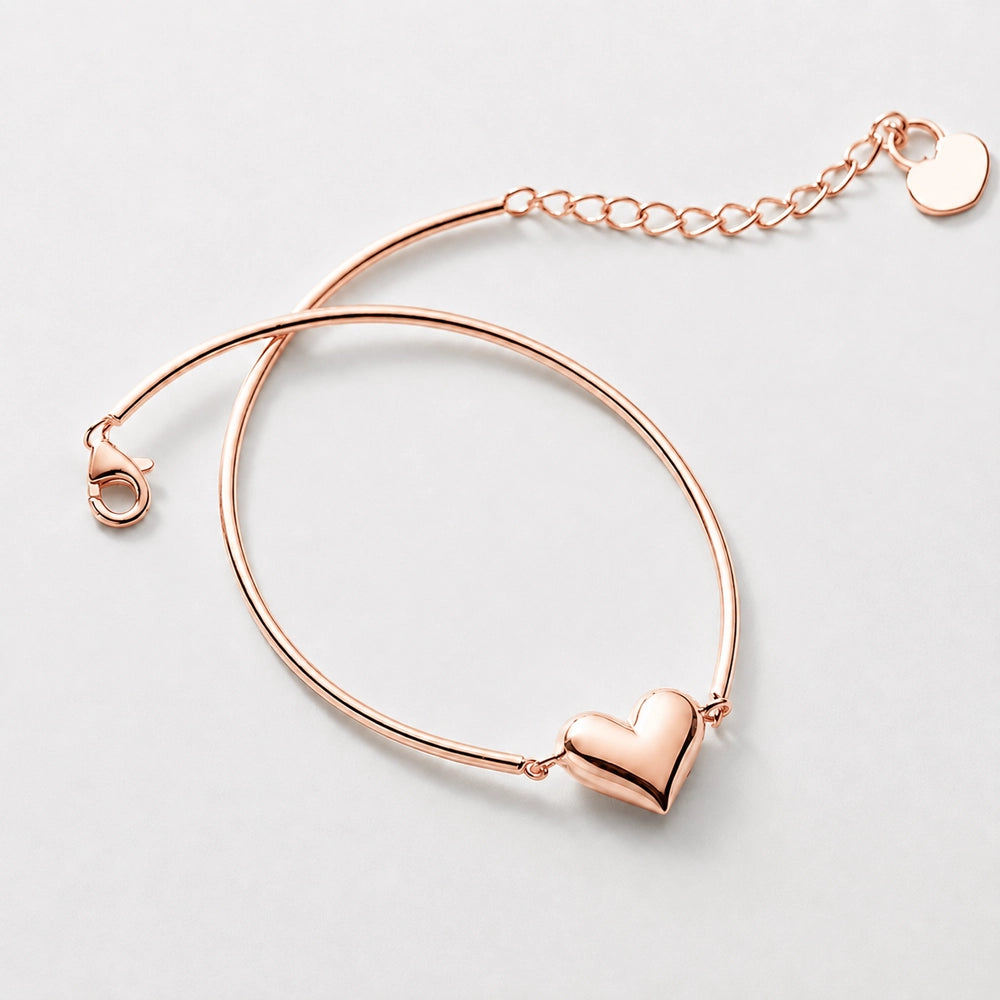 Suki – Armband med stel kedja och hjärta