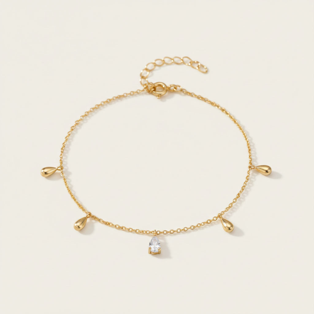 Armband med berlocker