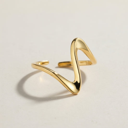 Vendela - Justerbar ring med vågig design