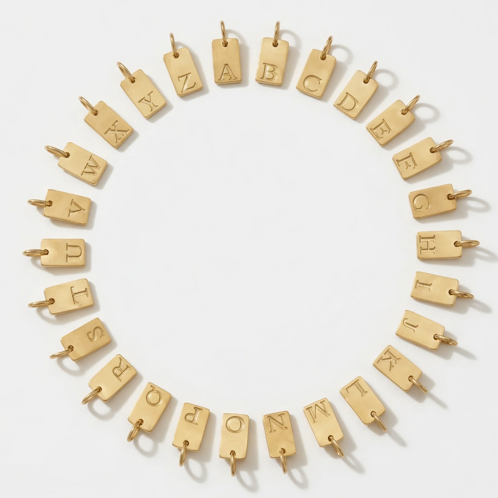 Carved Letter – Halsband med bokstavsbricka