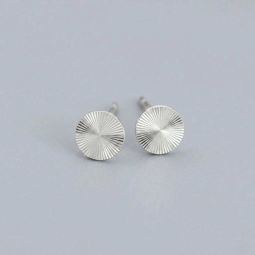 Athena - Studs med dekorativ platta