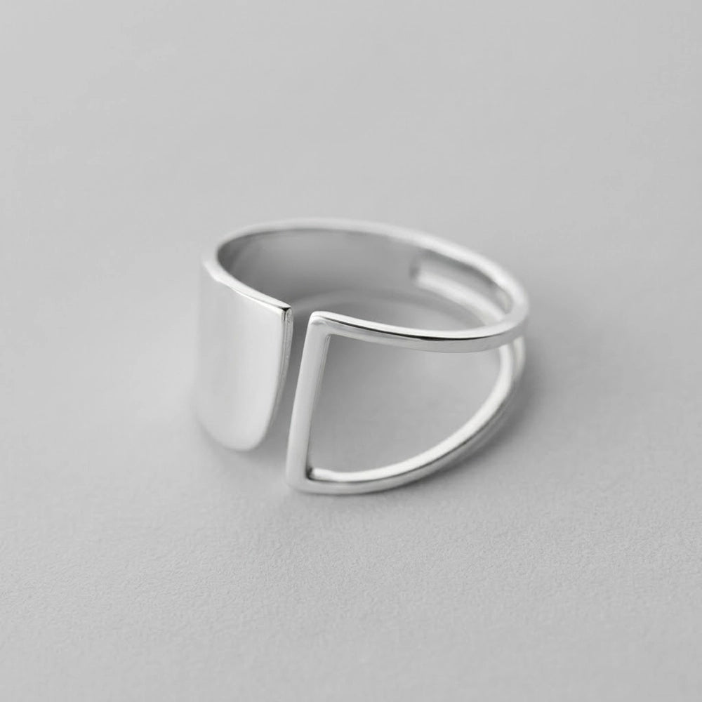 Blanka – Justerbar ring med unik ihålig design