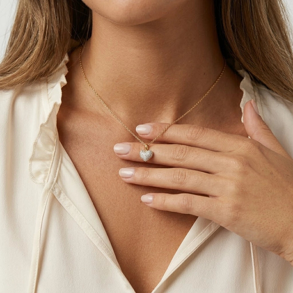 Brilliant Emblem - Halsband med gnistrande hjärta
