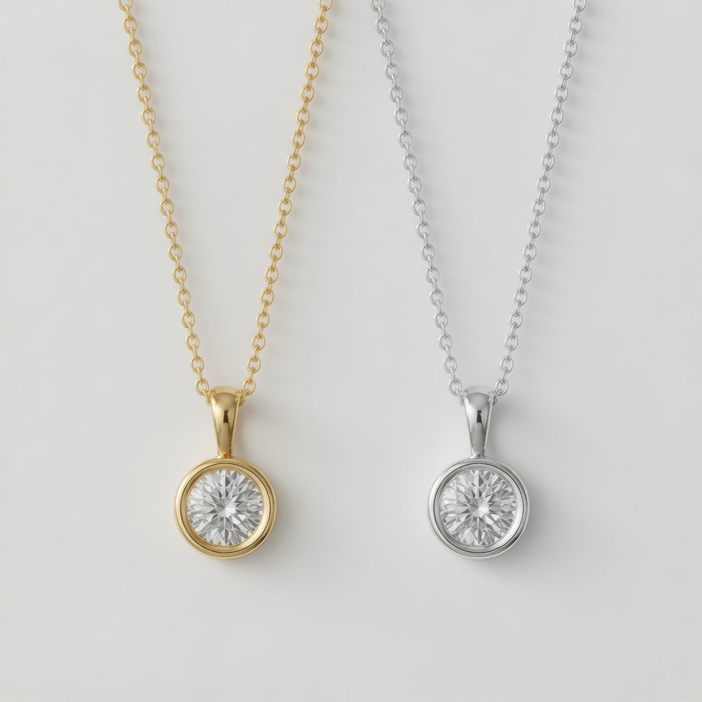 Yndis - Halsband med hängsmycke av moissanite