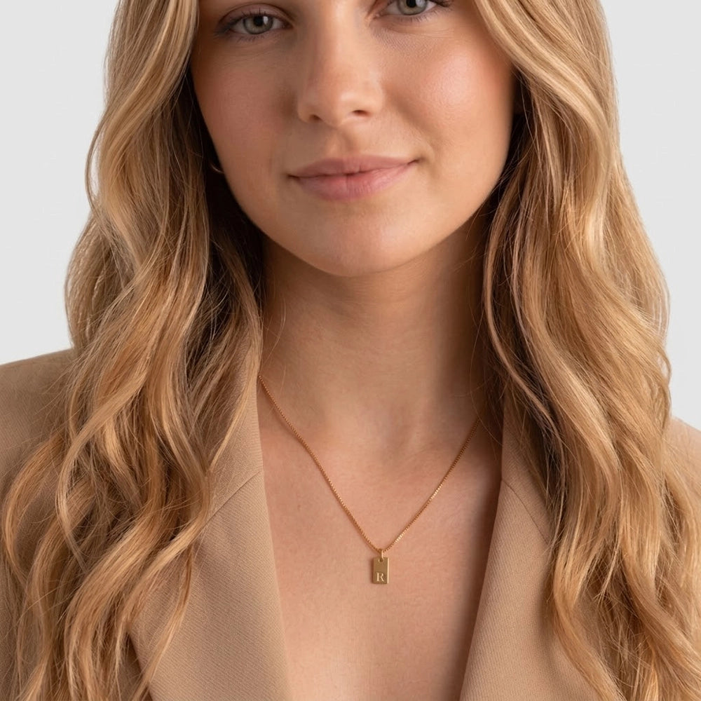 Carved Letter – Halsband med bokstavsbricka