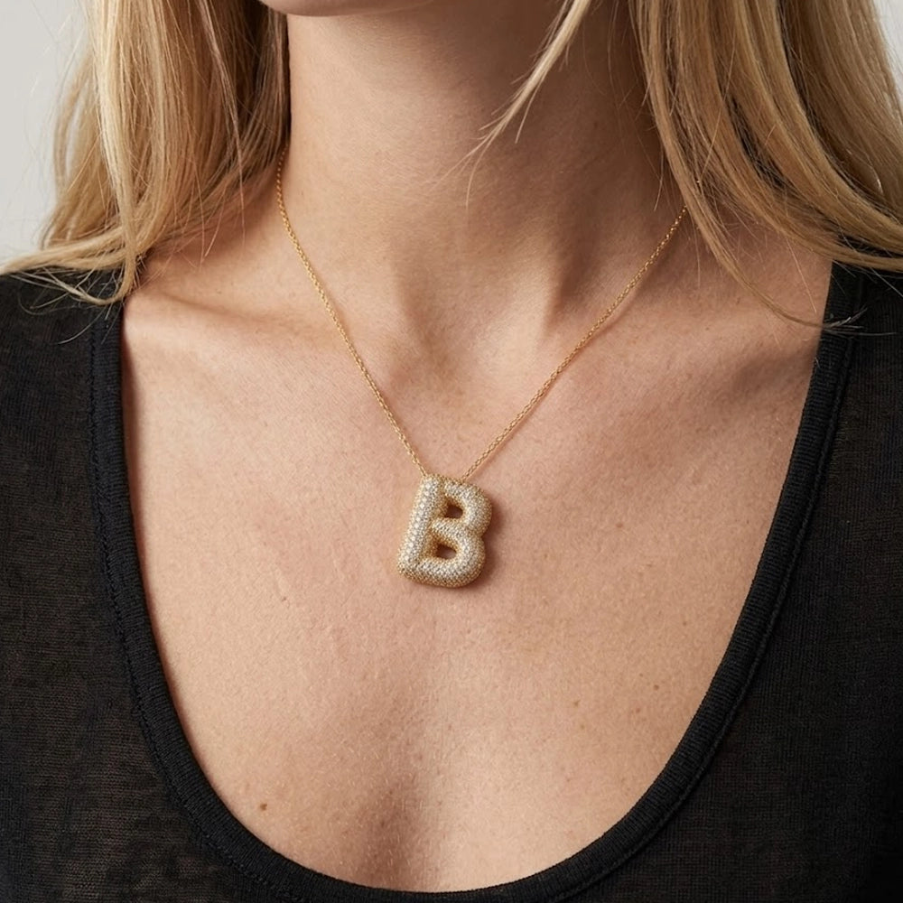 Luxe Initials – Halsband med chunky bokstavsdesign