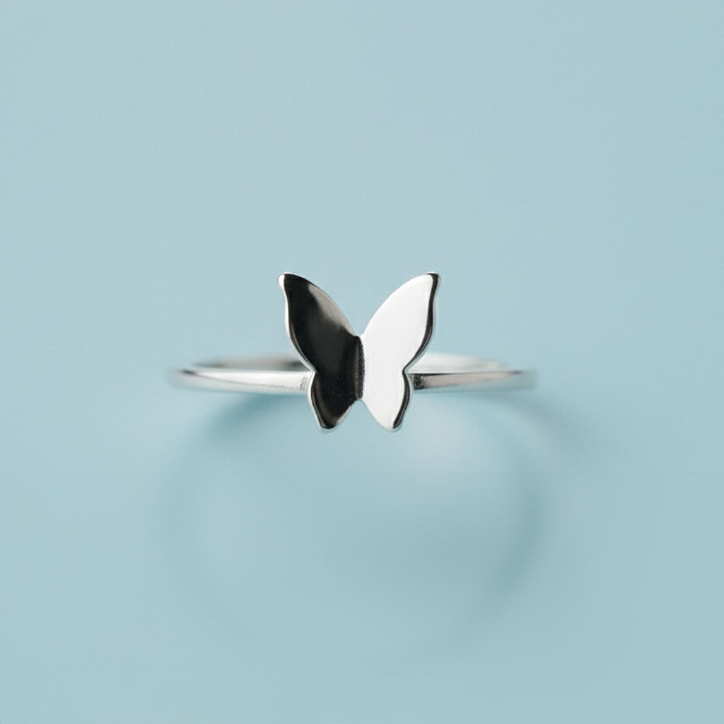 Nelia - Justerbar ring med fjäril