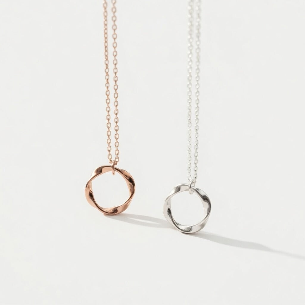 Arwen - Halsband med tvinnat hängsmycke