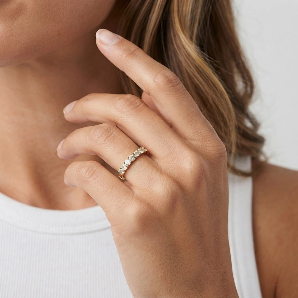 Seven Glow – Ring med glittrande detaljer
