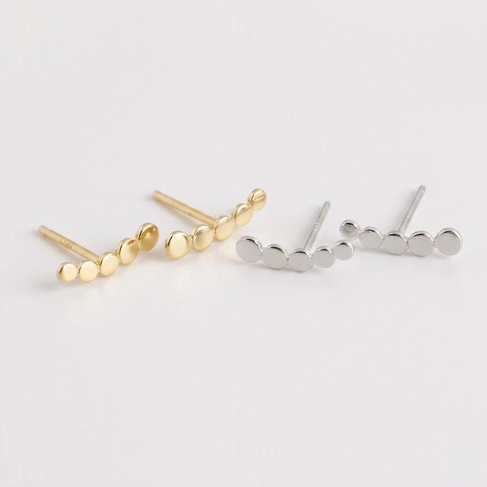 Tara - Eleganta studs med sammanlänkande cirklar