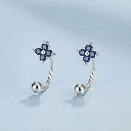 Alexis - Örhängen med krokdesign och skruvplopp