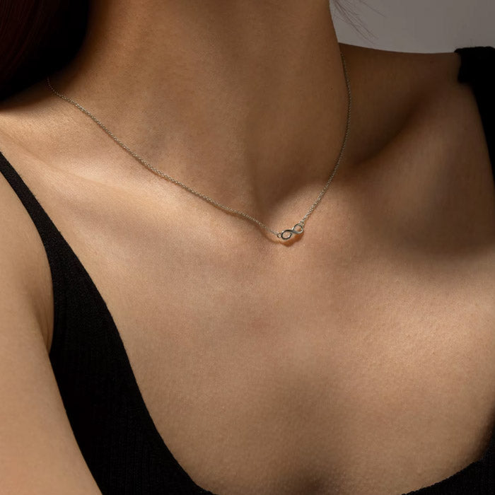 Beyond - Halsband med infinitysymbol