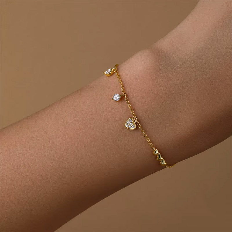 Bianca - Armband med små hjärtan och stenar