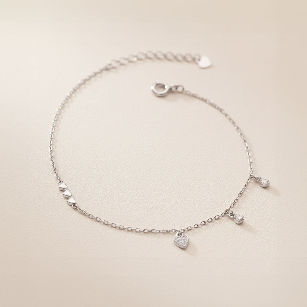 Bianca - Armband med små hjärtan och stenar