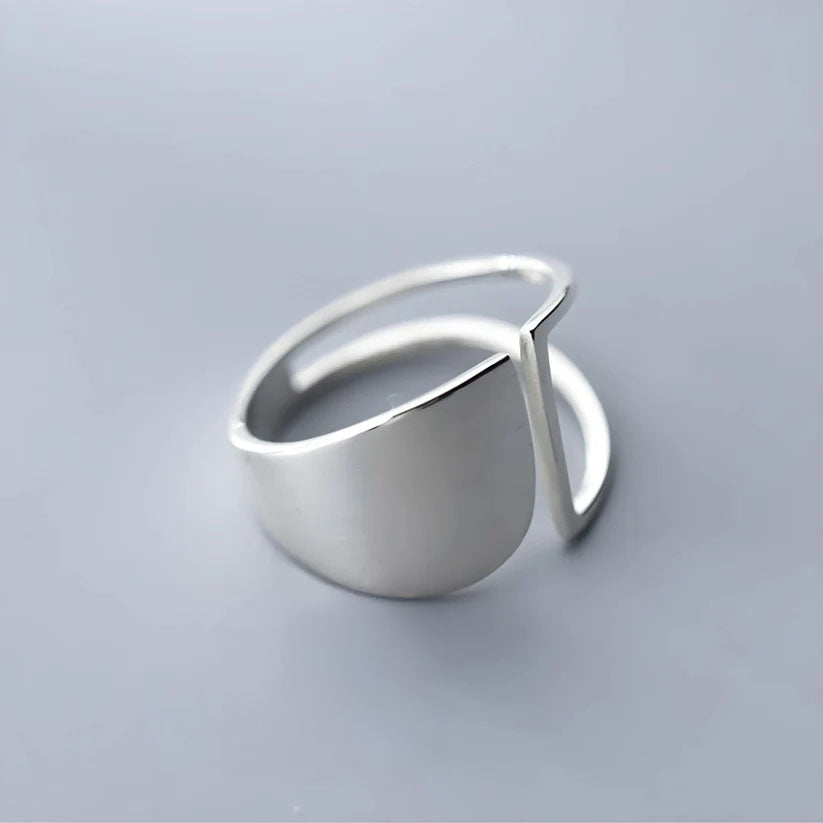 Blanka - Justerbar ring med unik ihålig design