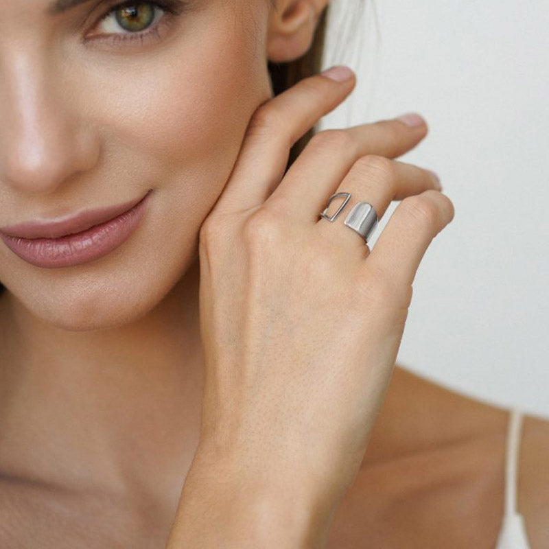 Blanka - Justerbar ring med unik ihålig design