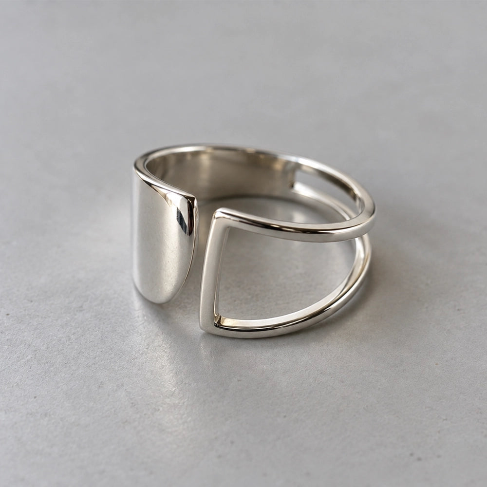 Blanka – Justerbar ring med unik ihålig design