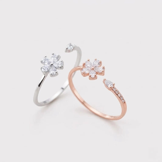 Blomstra - Justerbar ring med blomma