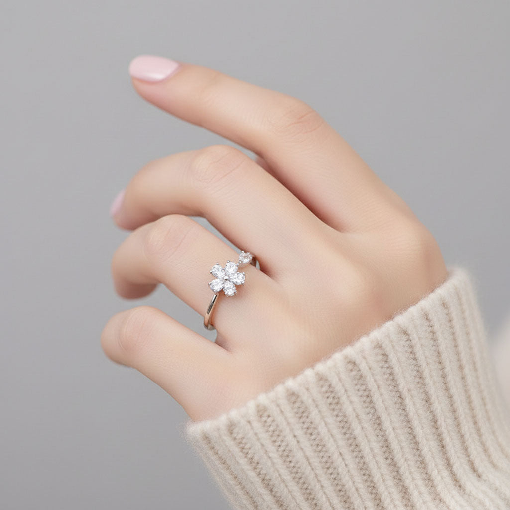 Blomstra - Justerbar ring med blomma