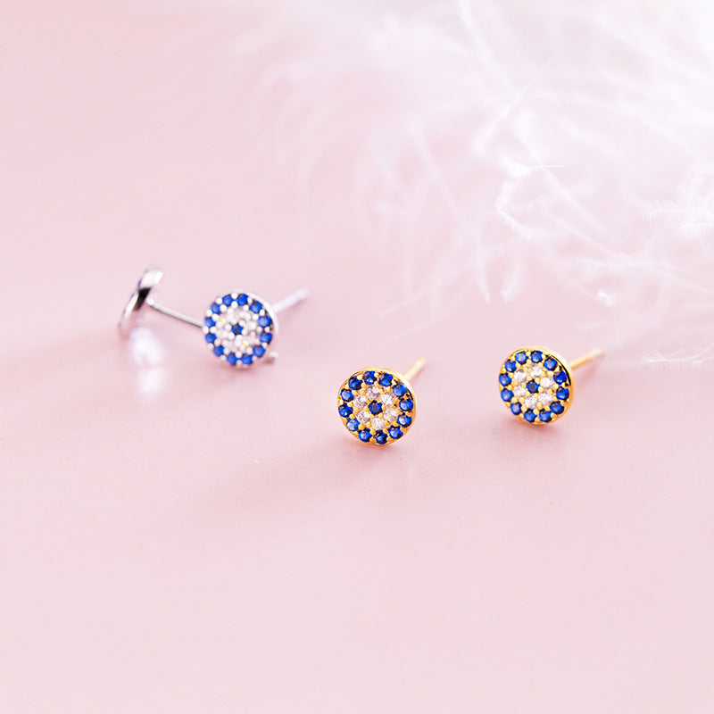 Blue Eyes - Runda studs med blå stenar