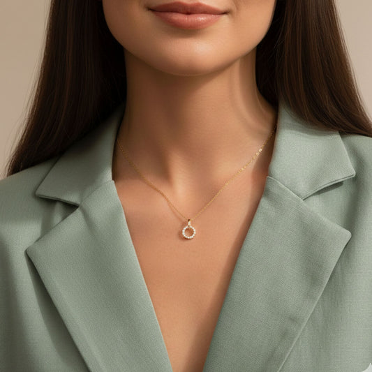 Elowen – Halsband med cirkelberlock