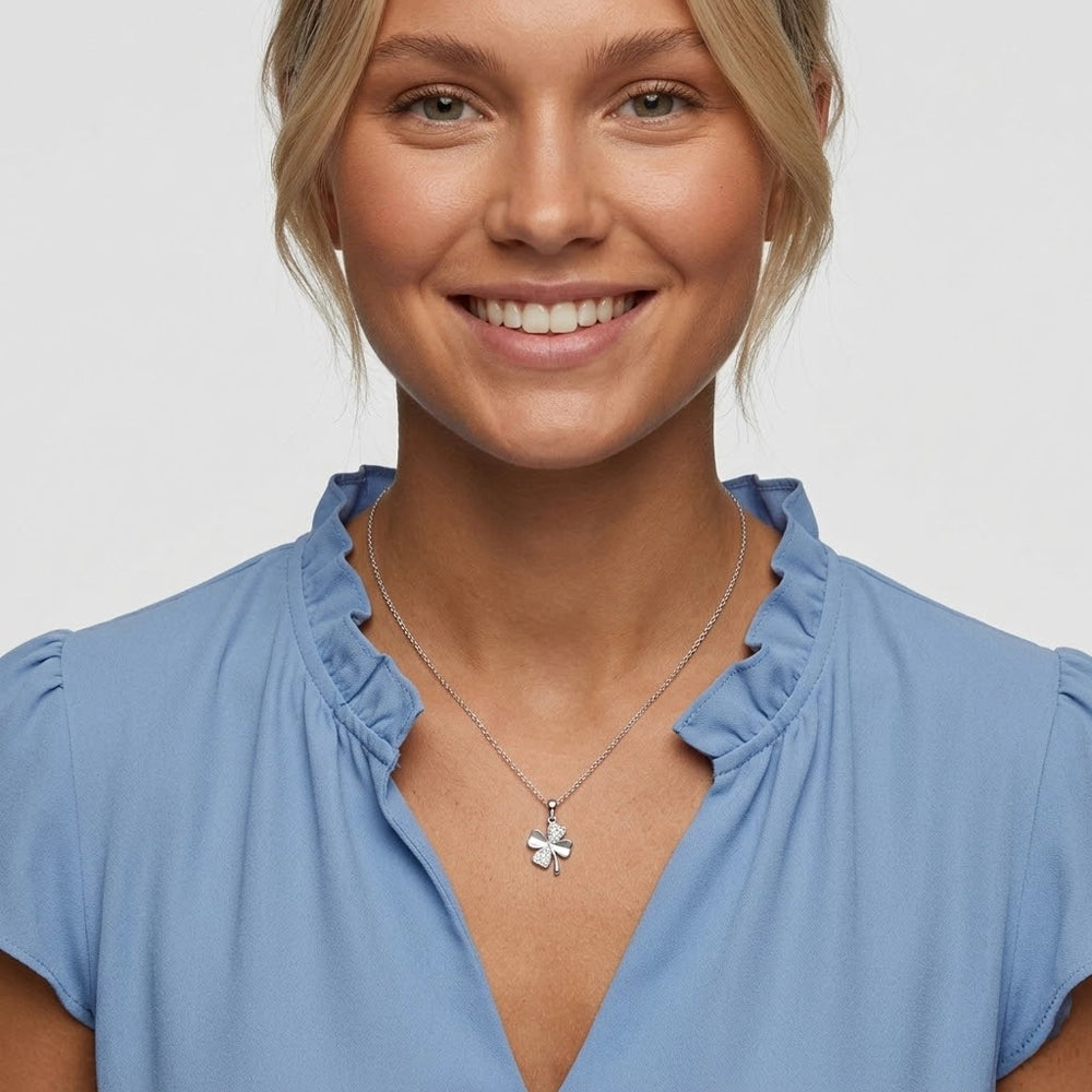Felice - Halsband med skimrande fyrklöver