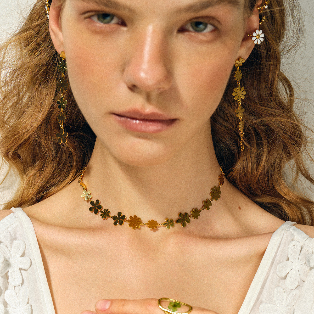 Floral Dreams - Tasselörhängen med blommotiv