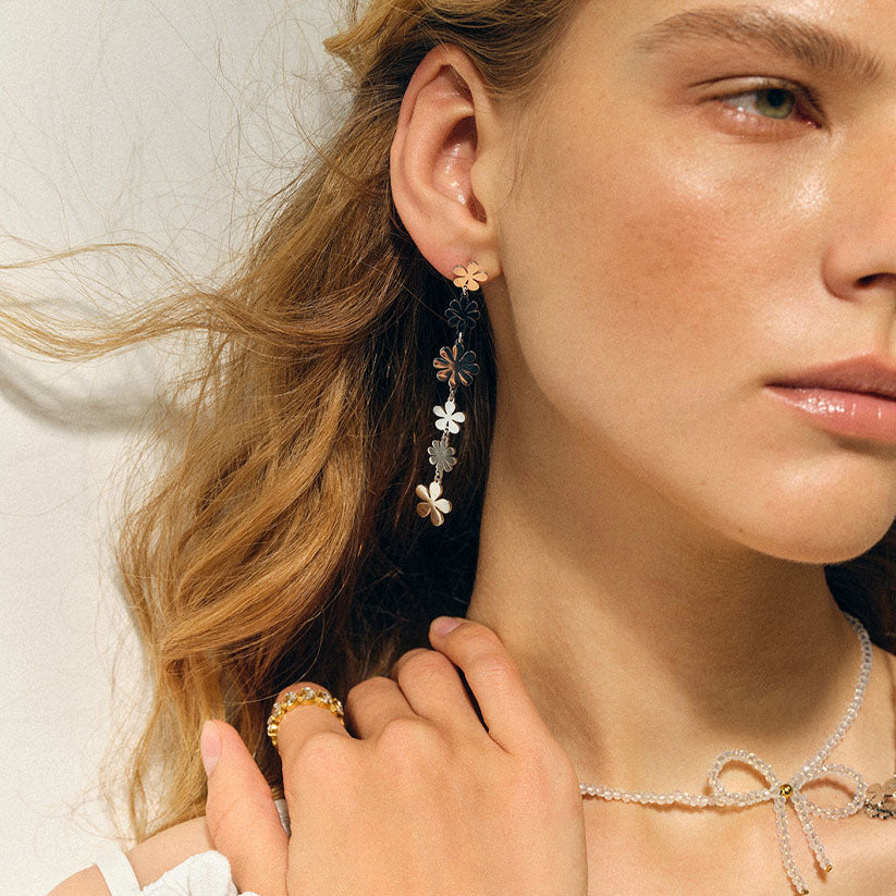 Floral Dreams - Tasselörhängen med blommotiv