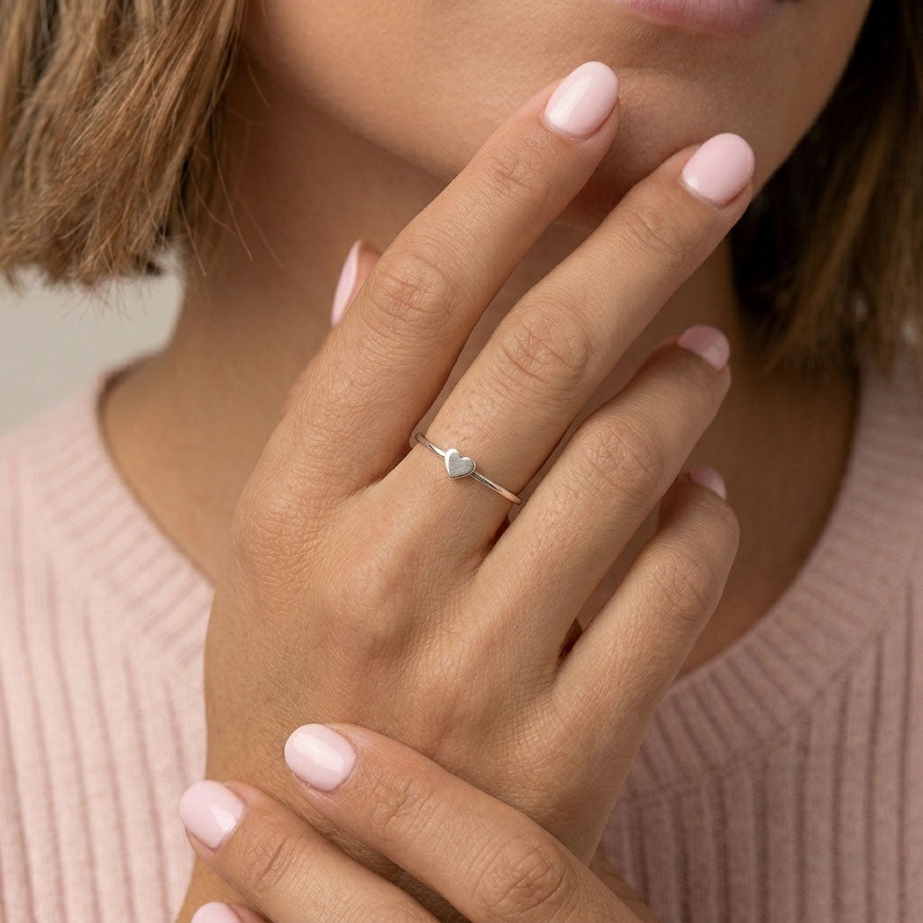 Gigi - Justerbar ring med litet hjärta