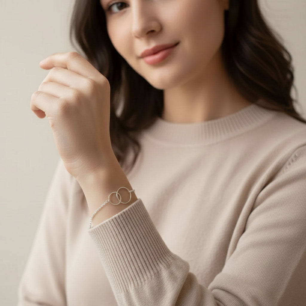 Hollow - Armband med sammanlänkande cirklar