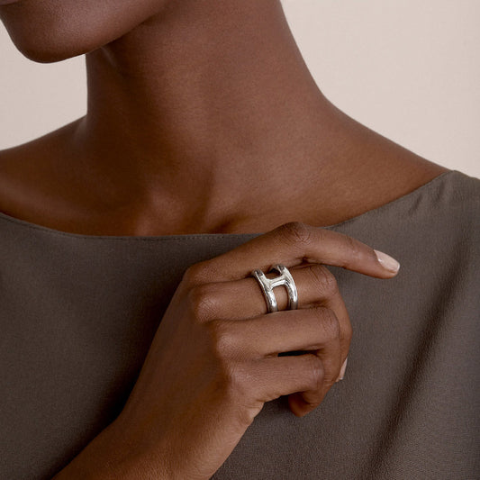 Horizon – Stilren ring med geometrisk känsla