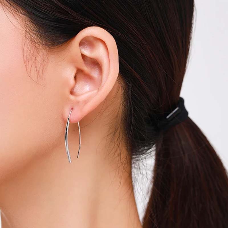 Idun - Örhängen med trendig U-form