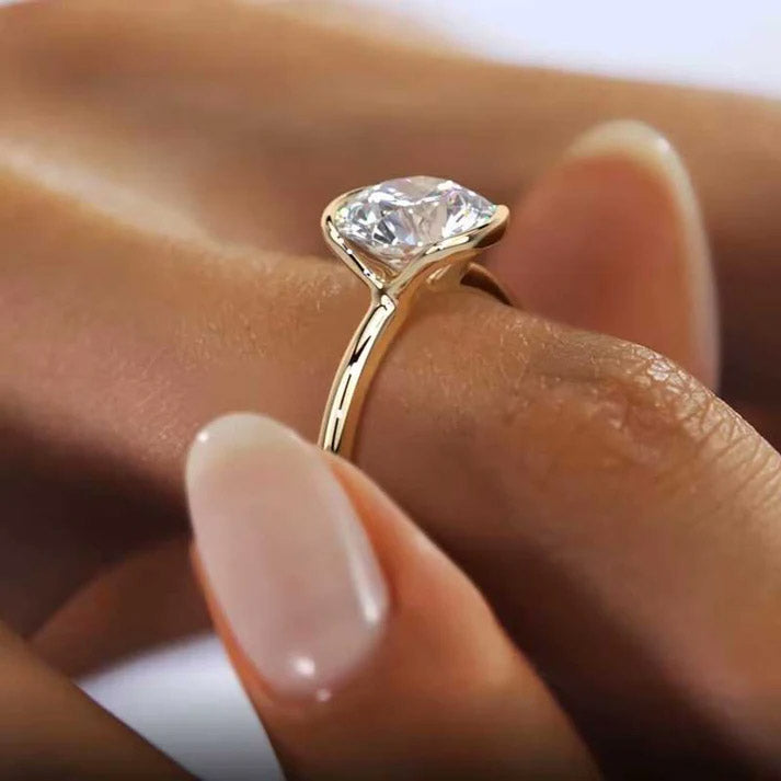 Imperial - Ring med moissaniteinfattning