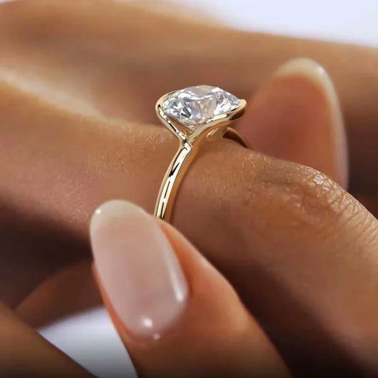 Imperial - Ring med moissaniteinfattning